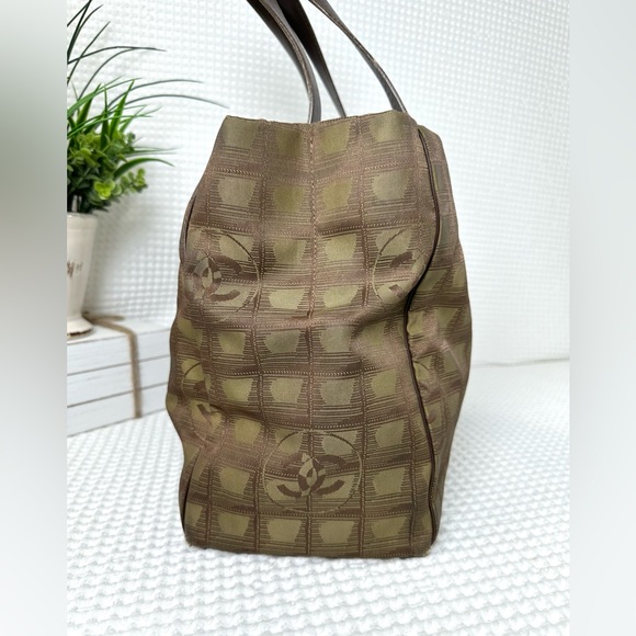 💚CHANEL Travel Line Tote - Picture 5 of 16